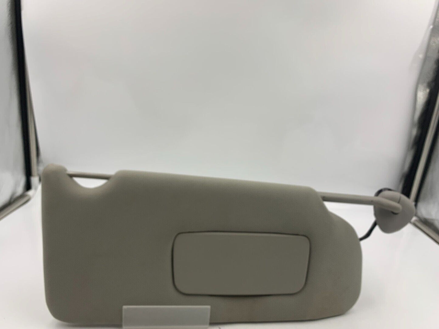 2005-2009 Buick LaCrosse Allure Passenger Sunvisor Gray Illuminated I01B13047