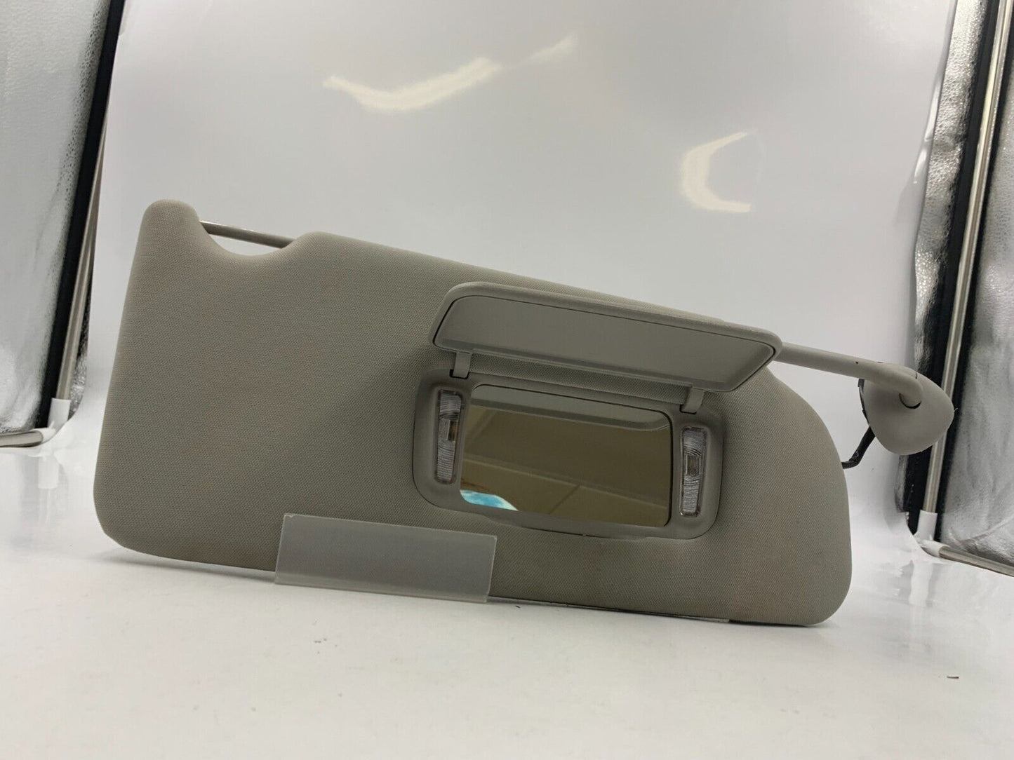 2005-2009 Buick LaCrosse Allure Passenger Sunvisor Gray Illuminated I01B13047