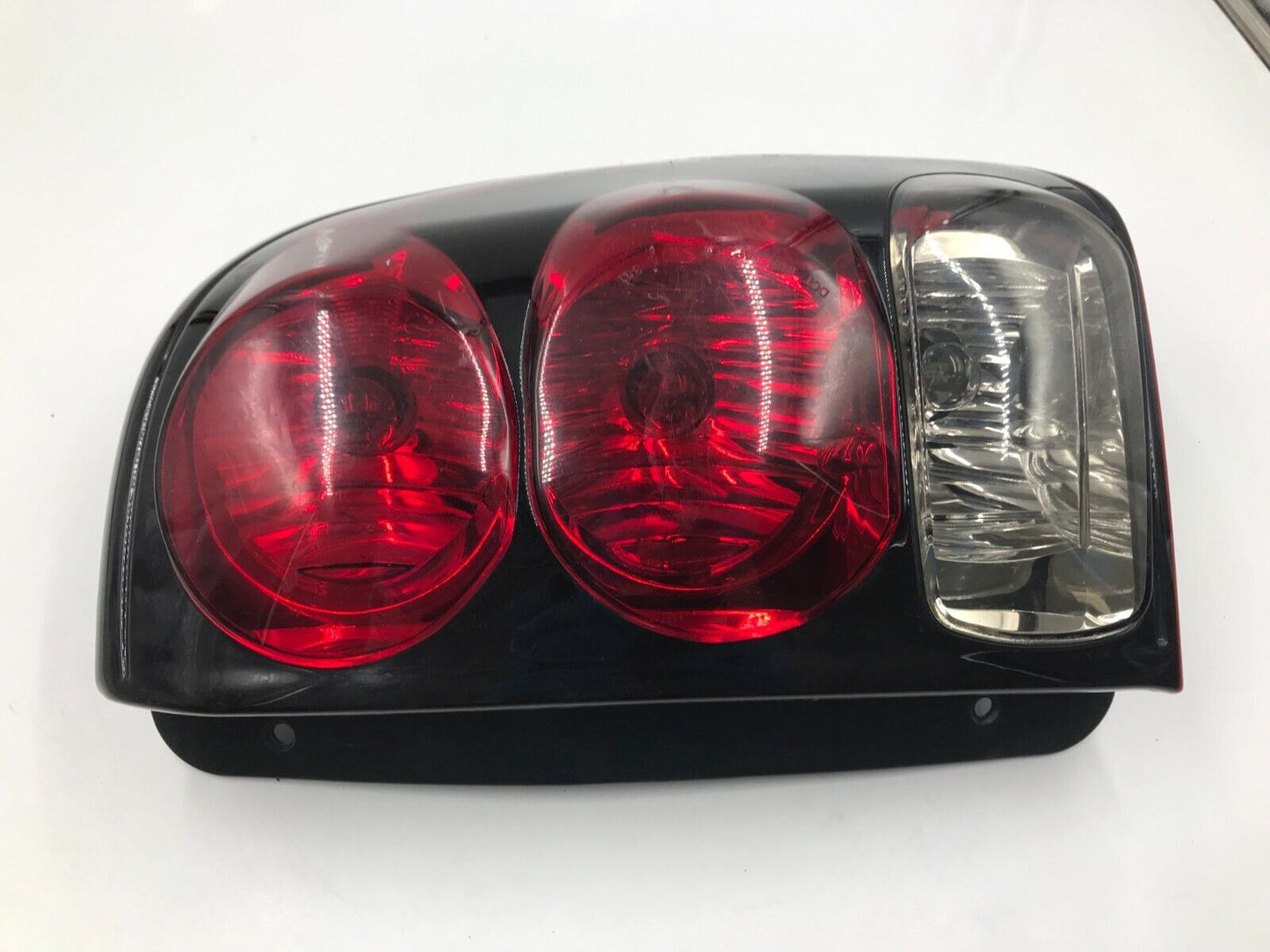 2002-2009 Chevrolet Trailblazer Passenger Side Tail Light Taillight A04B55035