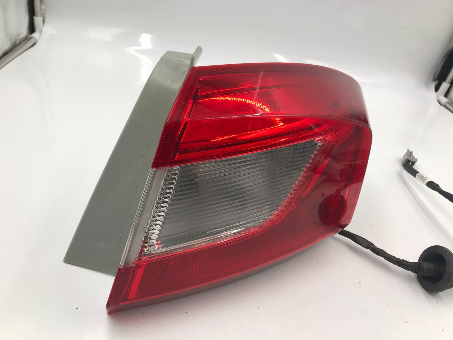 2016 Chevrolet Cruze Passenger Side Tail Light Taillight OEM A04B42033