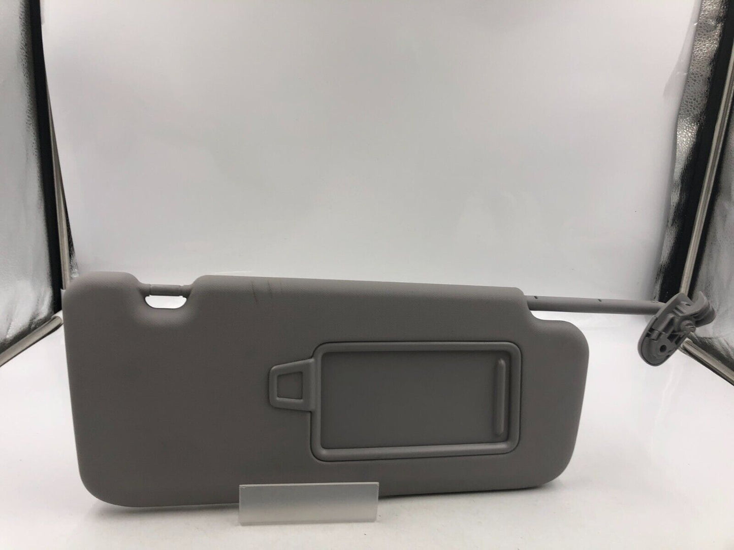 2018-2019 Hyundai Kona Passenger Sunvisor Gray Illuminated OEM E02B06028