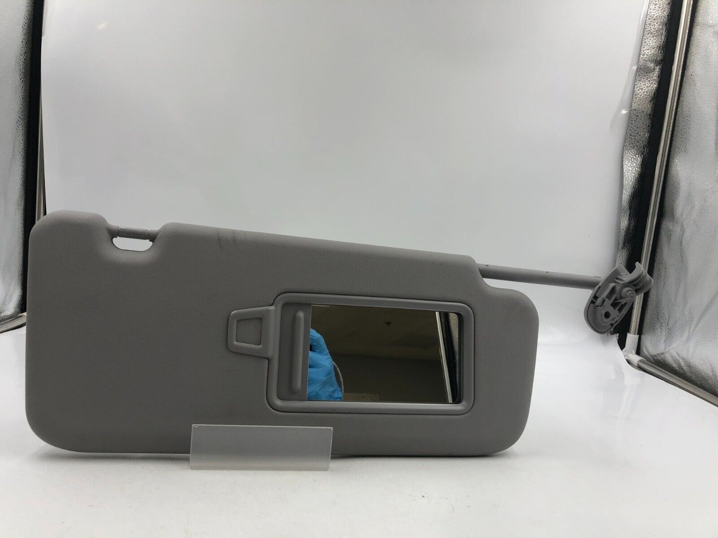 2018-2019 Hyundai Kona Passenger Sunvisor Gray Illuminated OEM E02B06028