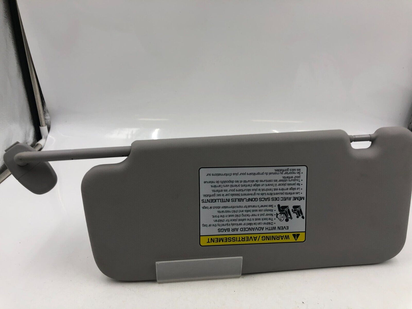 2018-2019 Hyundai Kona Passenger Sunvisor Gray Illuminated OEM E02B06028