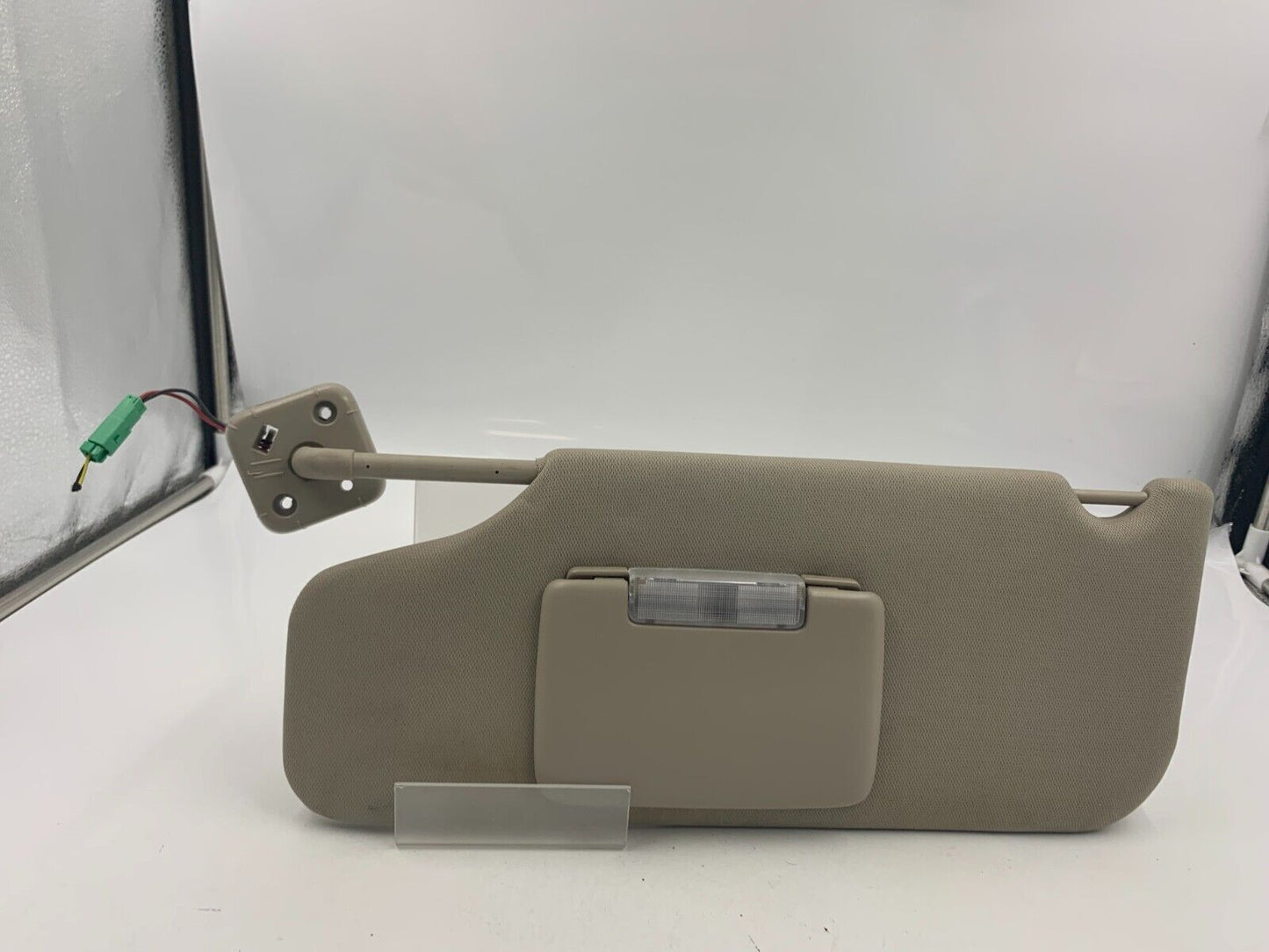 2010-2011 Ford Taurus Driver Sun Visor Sunvisor Beige Illuminated OEM C01B29020