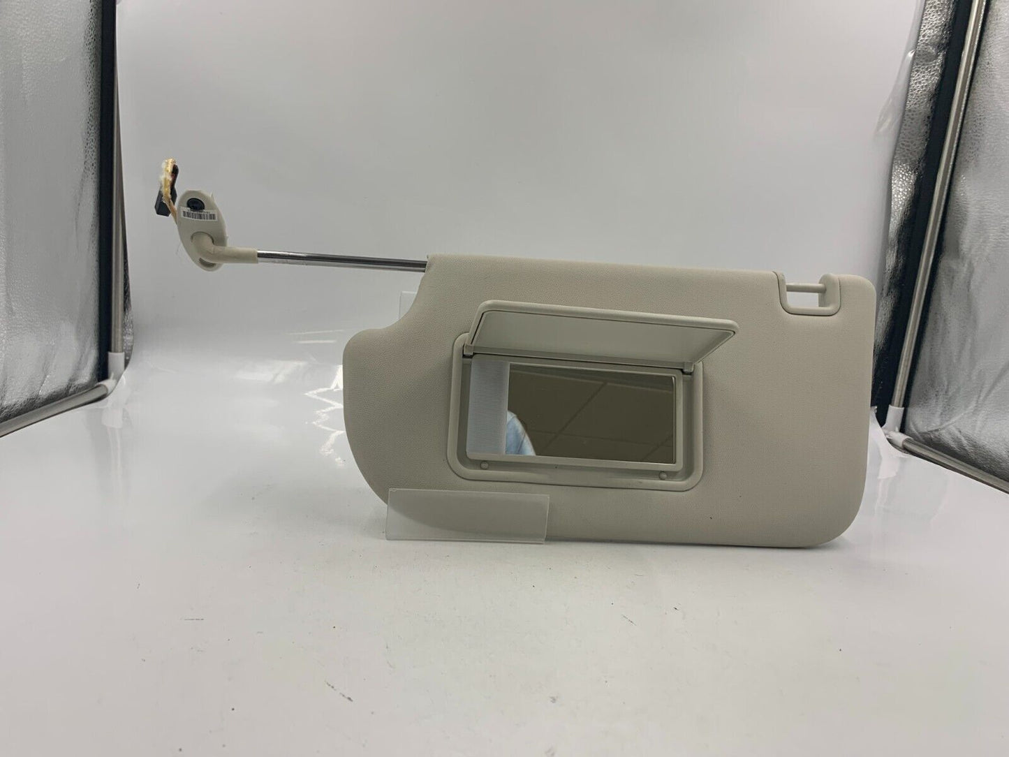 2013-2018 Ford Focus Driver Sun Visor Sunvisor Ivory Illuminated OEM C01B29021