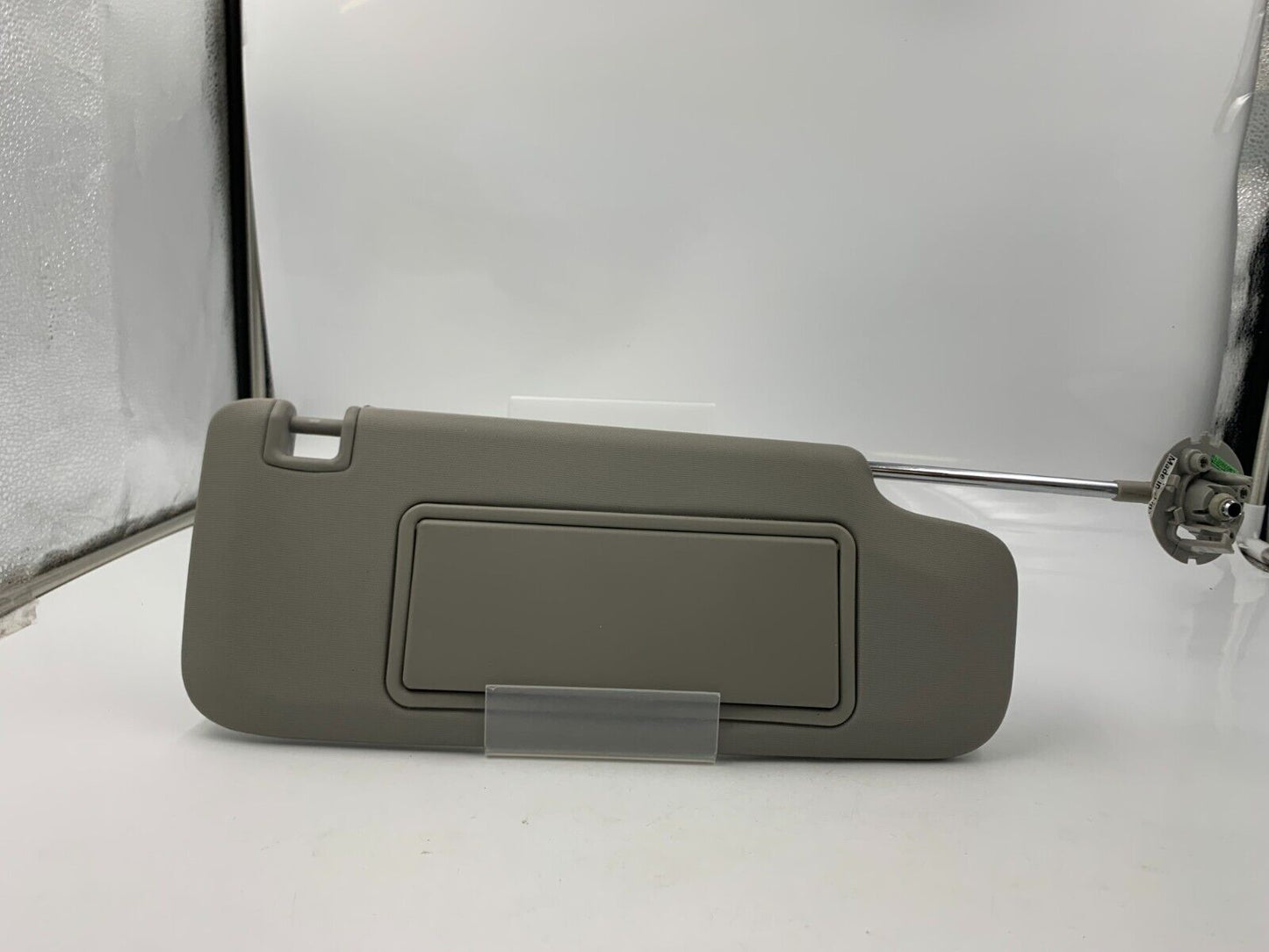 2011-2015 Buick Regal Passenger Visor Sunvisor Gray Illuminated OEM G02B16051