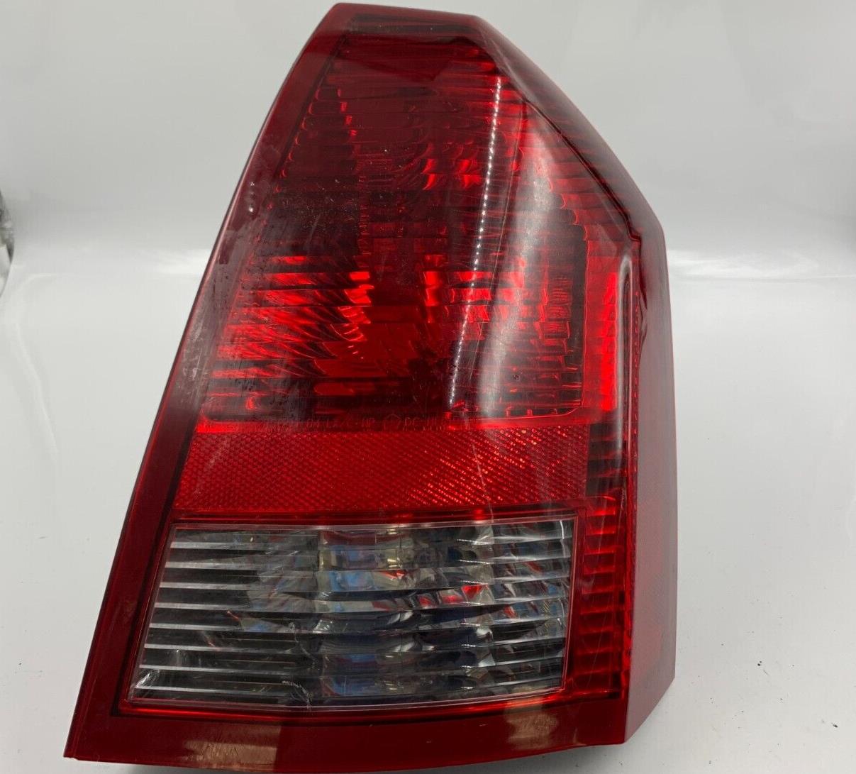 2005-2007 Chrysler 300 Passenger Side Tail Light Taillight OEM B01B31032