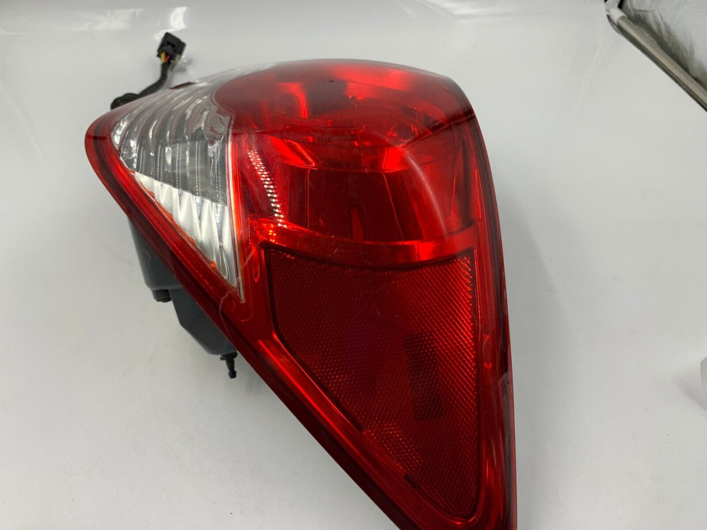 2011-2016 Chevrolet Cruze Passenger Side Tail Light Taillight OEM F04B40051