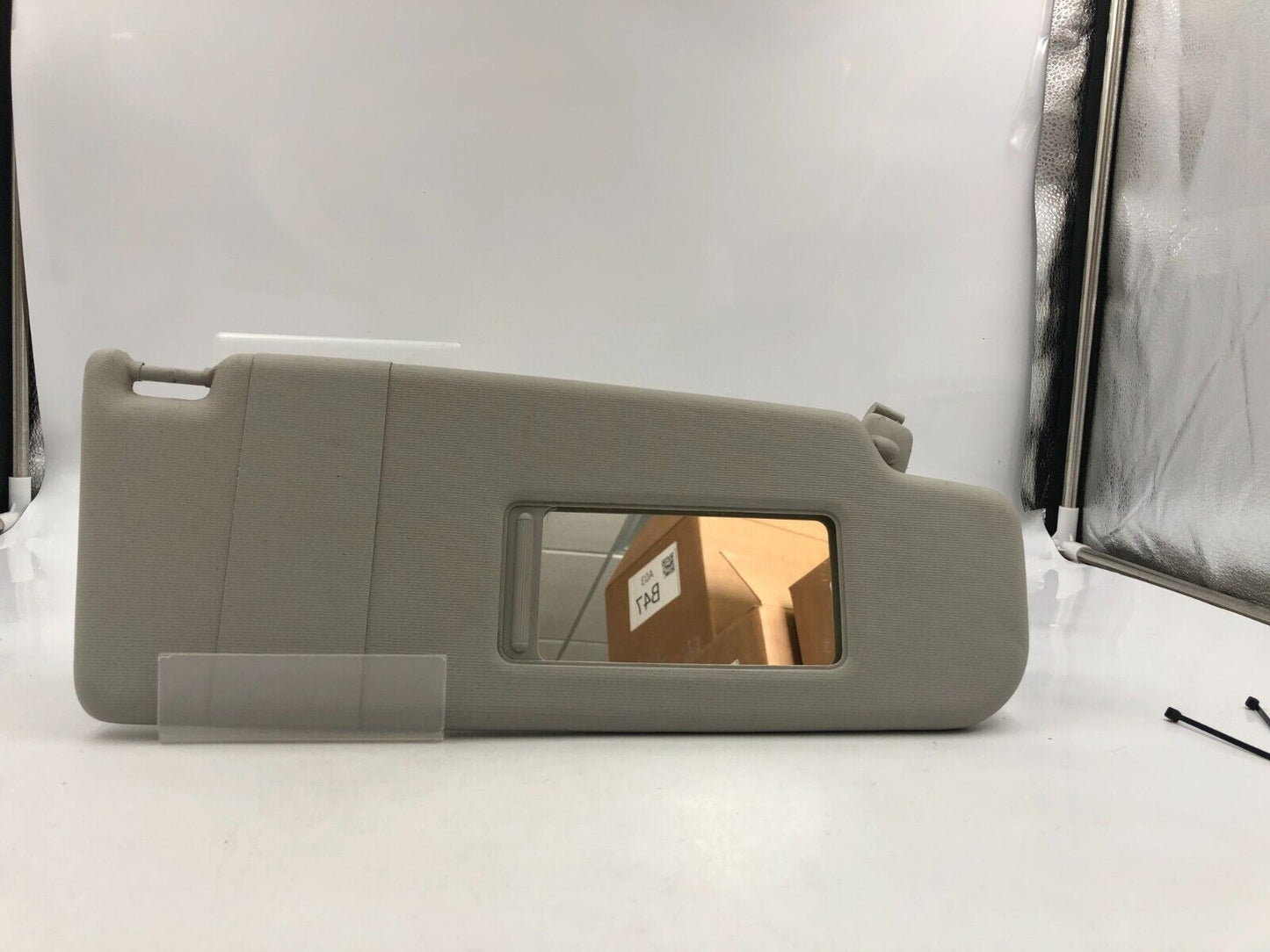 2011-2018 Volkswagen Jetta Passenger Sun Visor Sunvisor Illuminated A01B53047