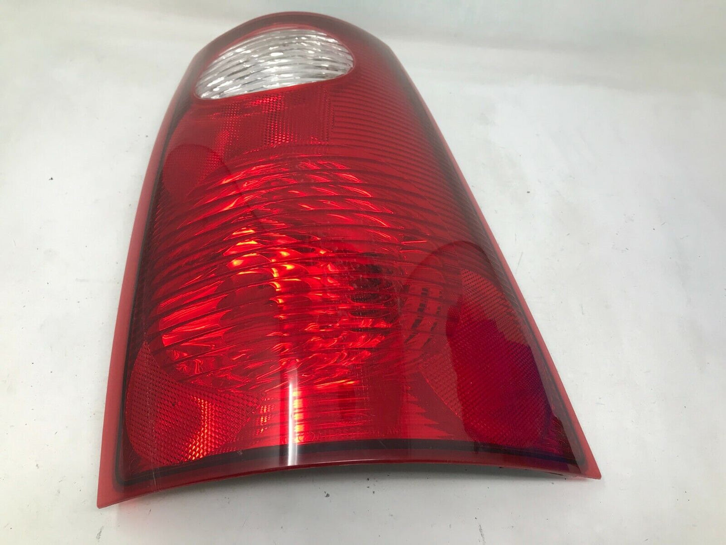 2001-2005 Ford Explorer Passenger Side Tail Light Tailight OEM E02B50002