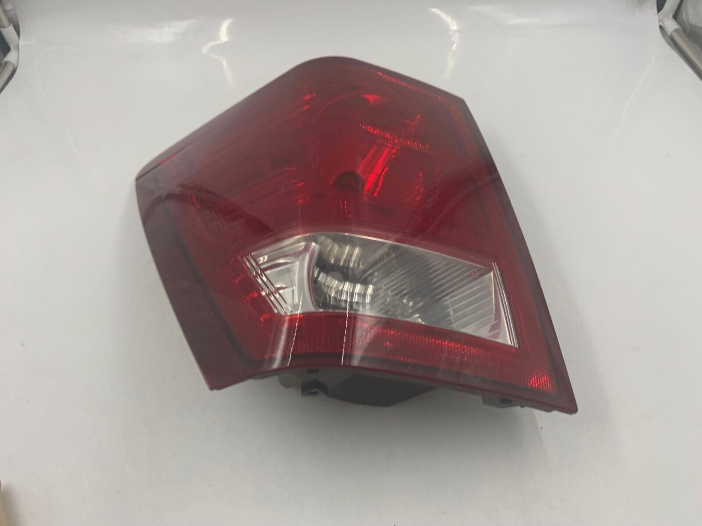 2007-2010 Jeep Grand Cherokee Driver Side Tail Light Taillight OEM F03B43032