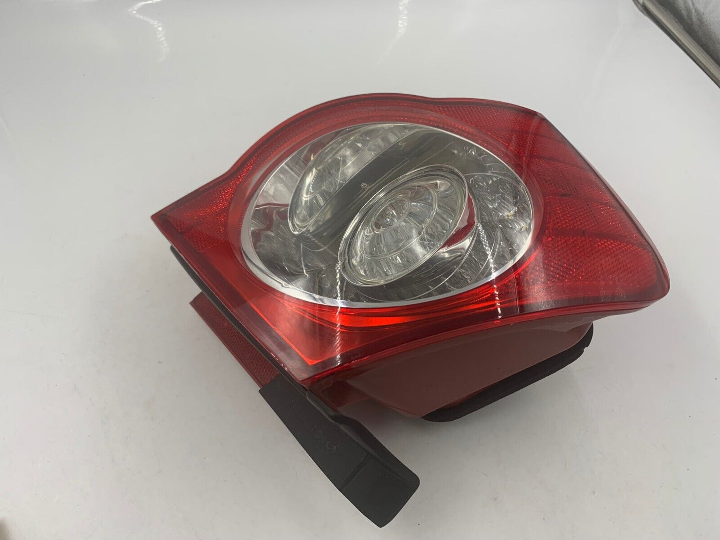 2008-2010 Volkswagen Passat Driver Side Tail Light Taillight OEM G01B25050