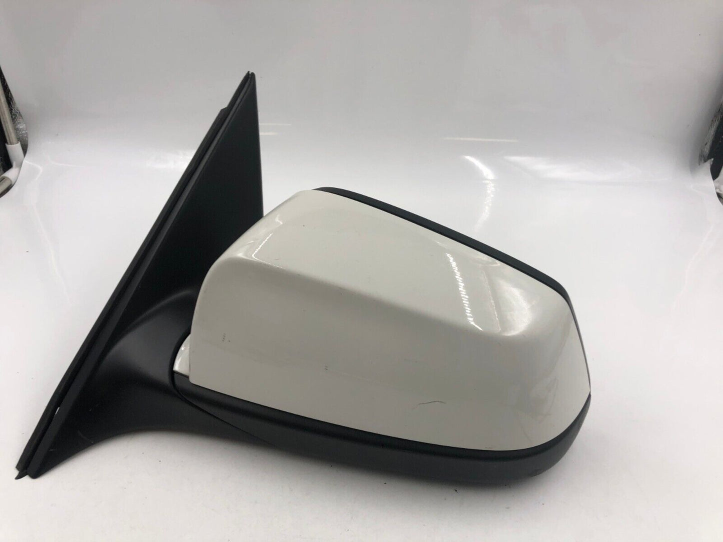 2012-2013 BMW 528i Driver Side View Power Door Mirror White OEM G01B35063