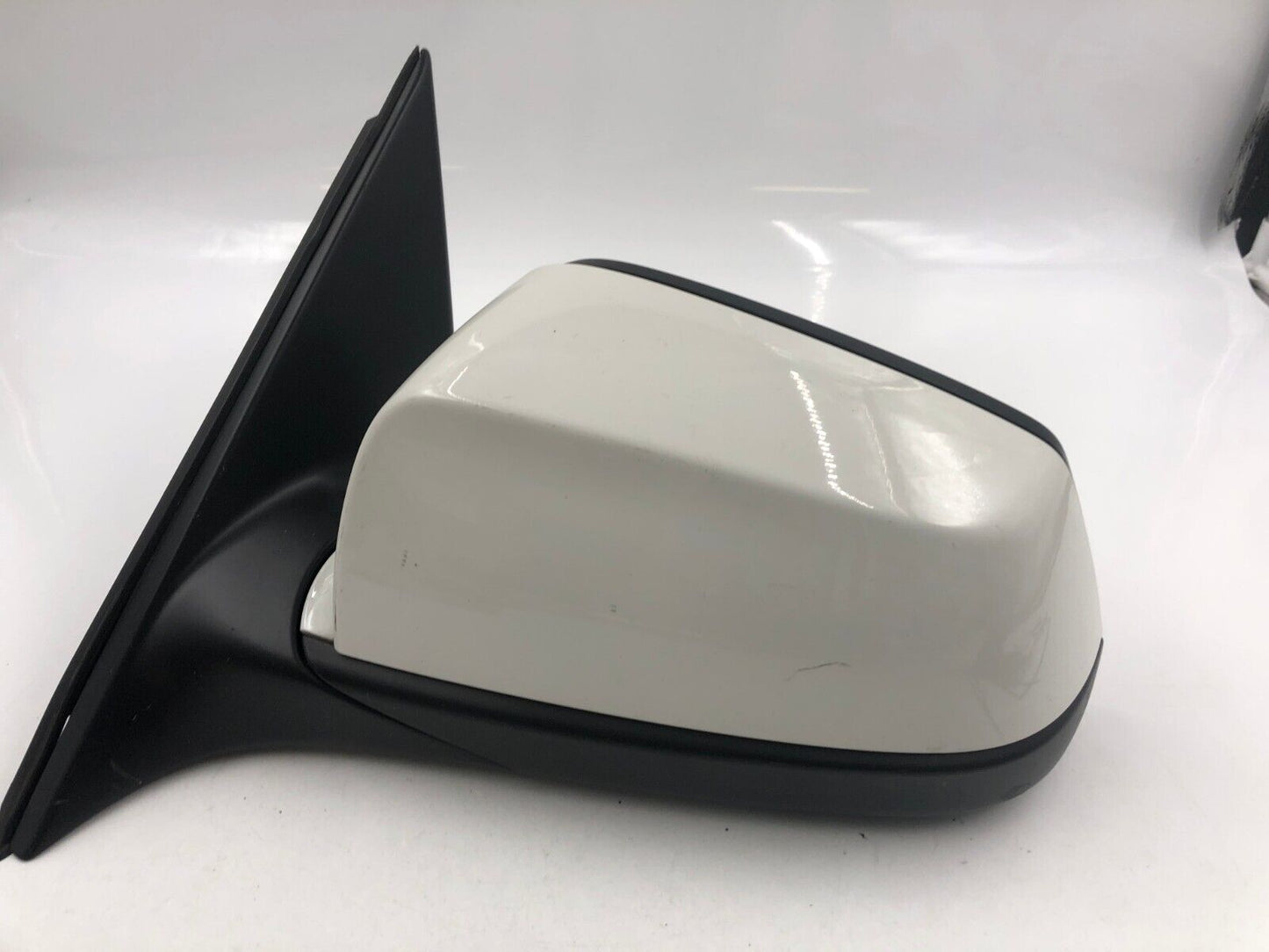 2012-2013 BMW 528i Driver Side View Power Door Mirror White OEM G01B35063