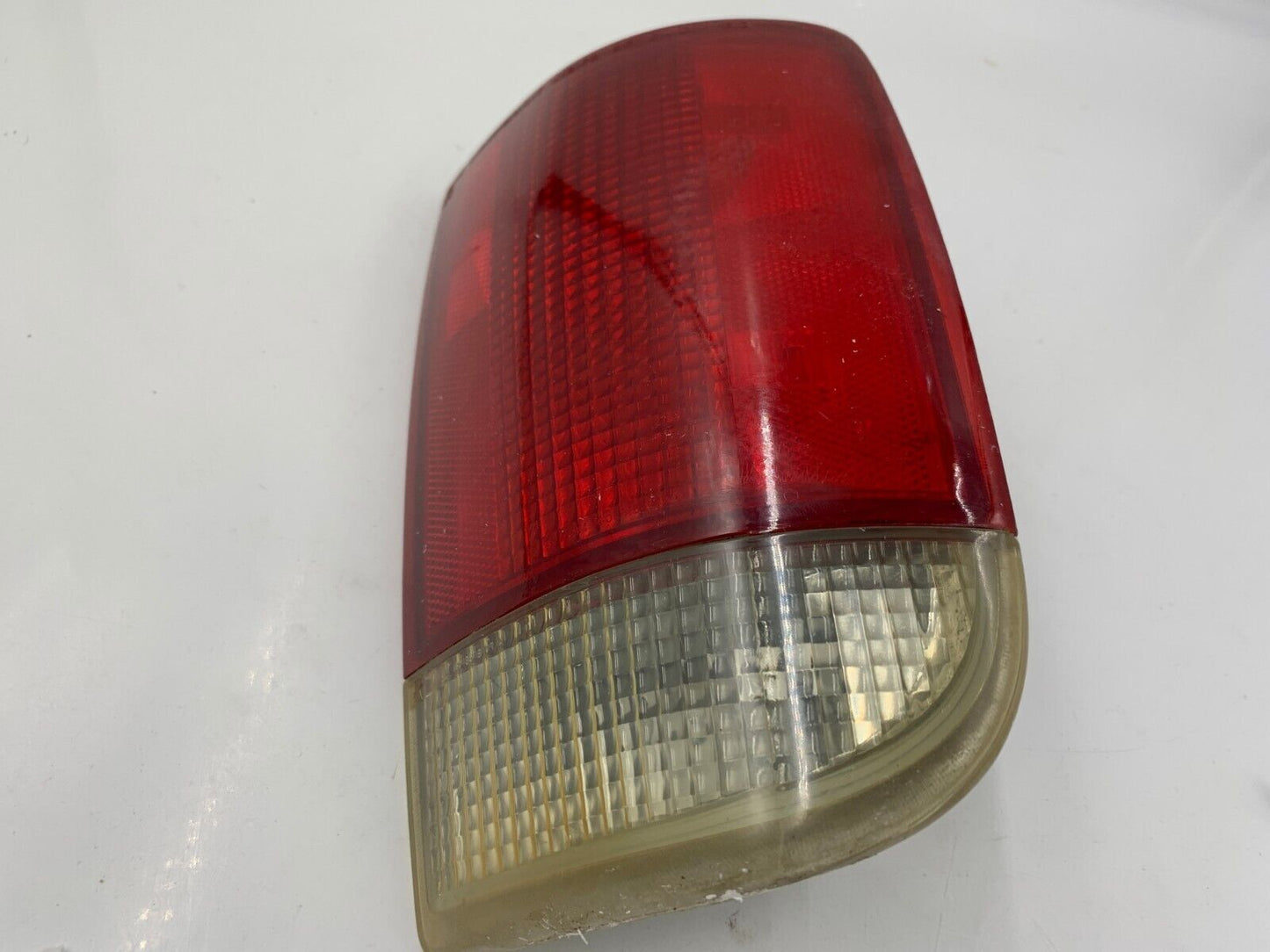 1995-2005 Chevrolet S10 Blazer Passenger Side Tail Light Taillight OEM I02B36010