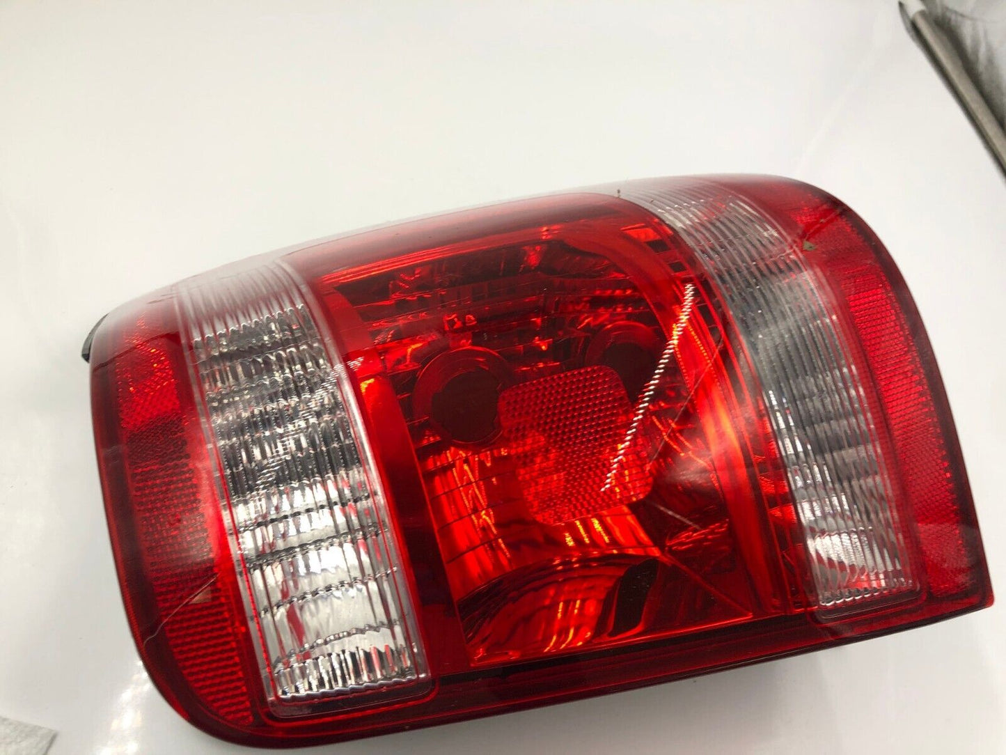 2008-2012 Ford Escape Passenger Side Tail Light Taillight OEM G04B38059