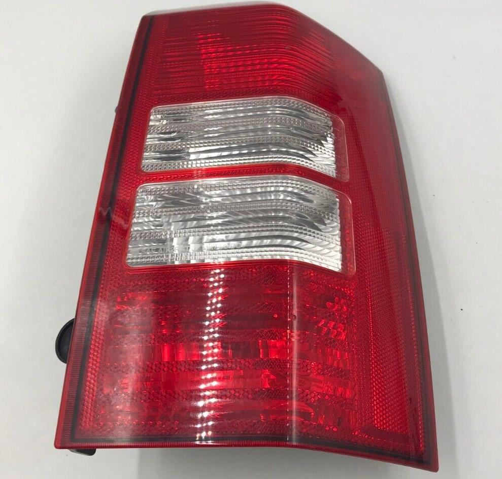 2007 Jeep Patriot Passenger Side Tail Light Taillight OEM A02B12041