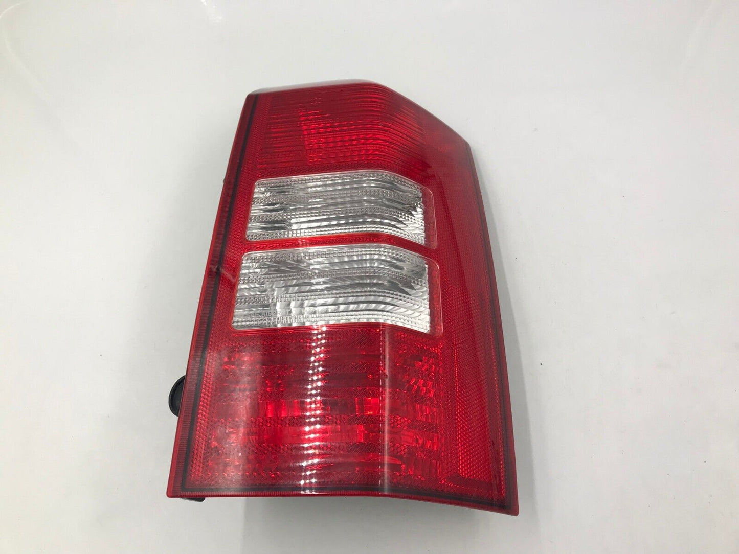 2007 Jeep Patriot Passenger Side Tail Light Taillight OEM A02B12041