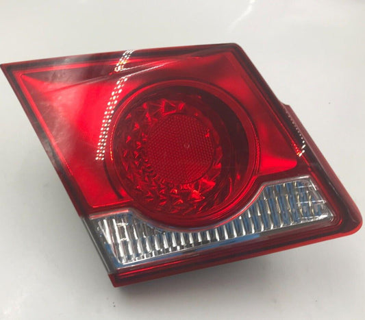 2000-2001 Lexus ES300 Passenger Side Tail Light Taillight OEM B03B09043