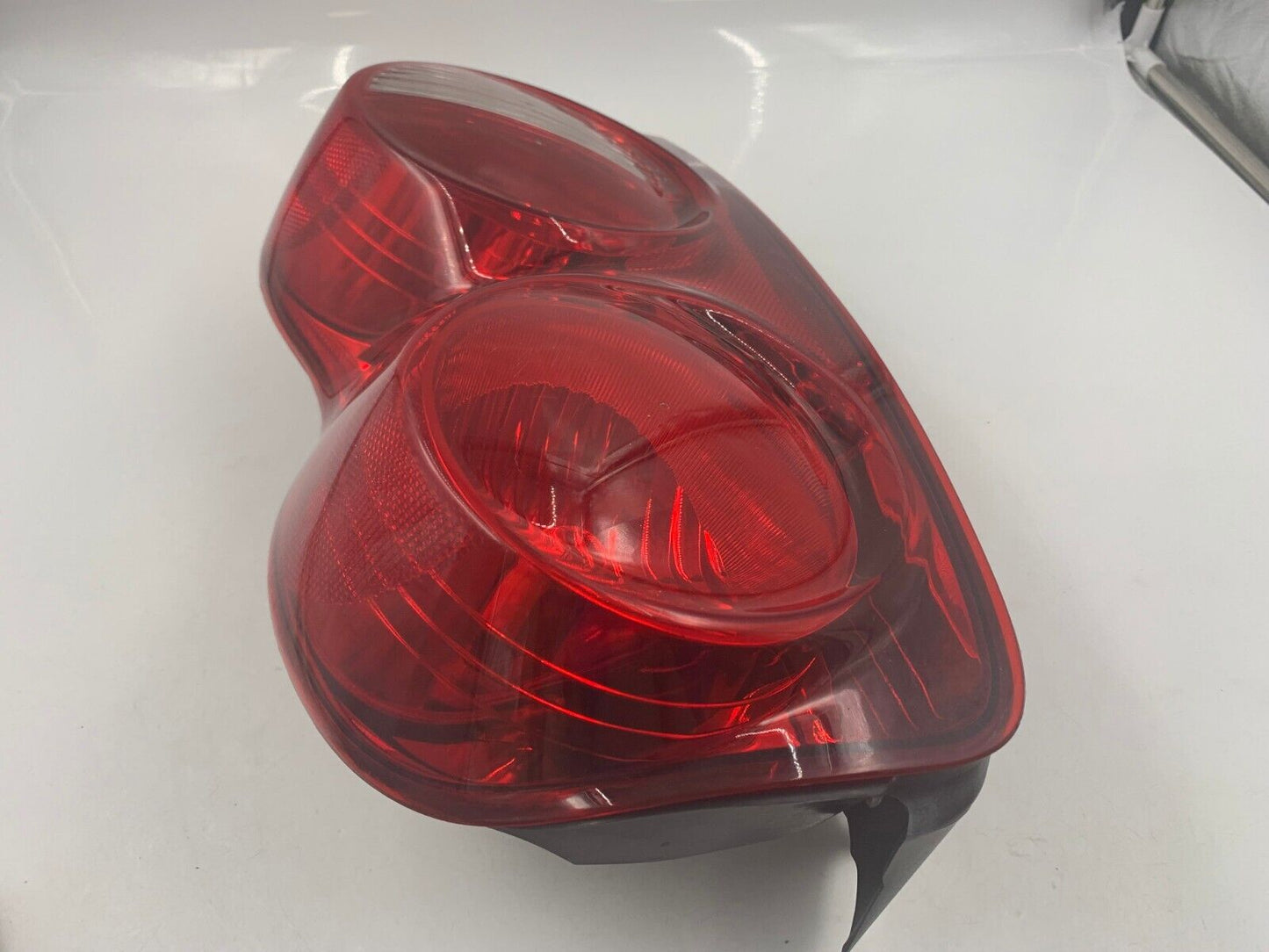 2004-2009 Dodge Durango Passenger Side Tail Light Aftermarket G01B09050