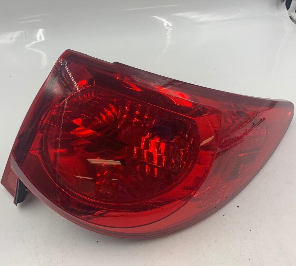 2009-2012 Chevrolet Traverse Passenger Side Tail Light Taillight OEM B03B14052