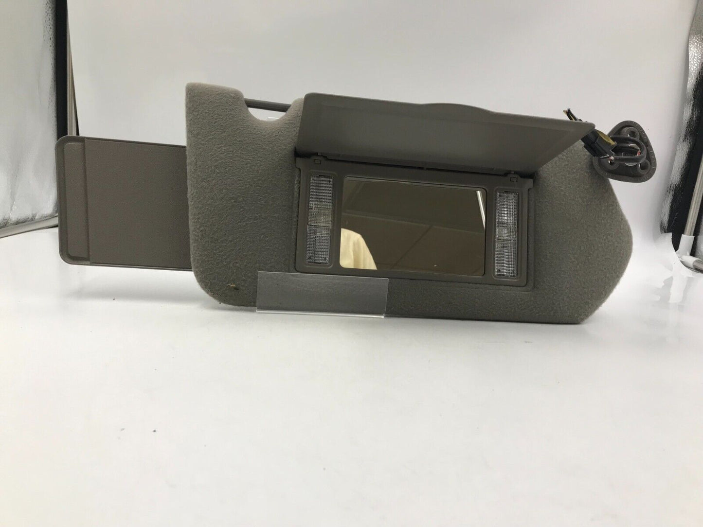 2000-2005 Chevrolet Impala Passenger Sun Visor Sunvisor Gray J03B28004