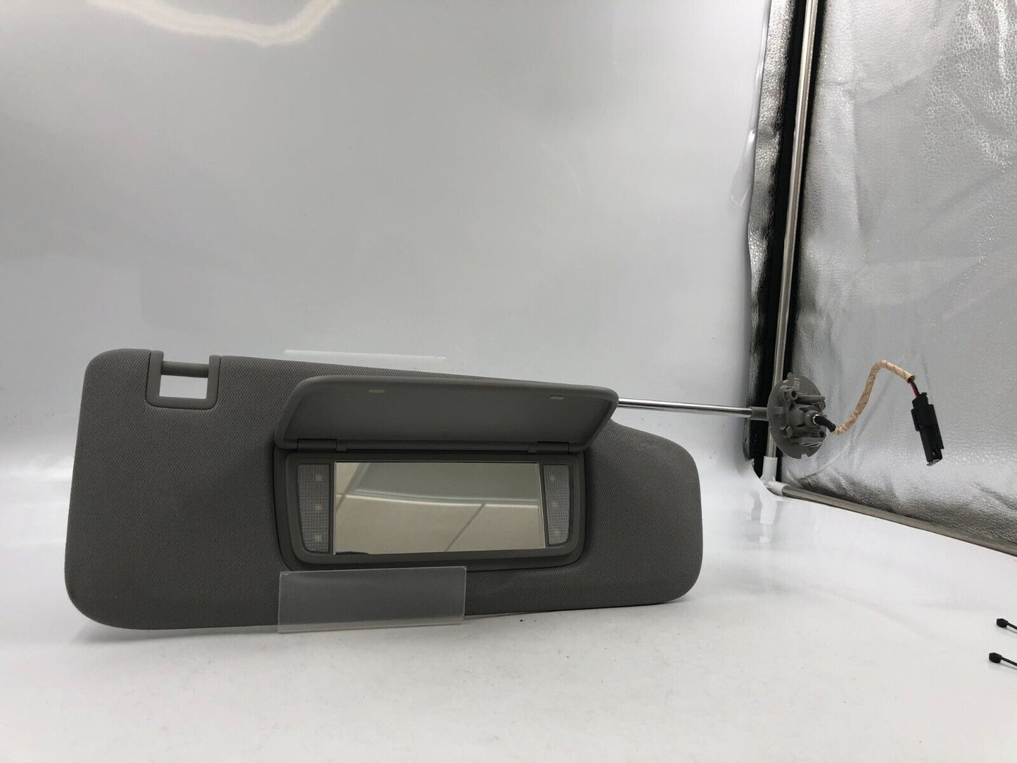 2018-2020 Chevrolet Equinox Passenger Sunvisor Gray Illuminated OEM A01B54023