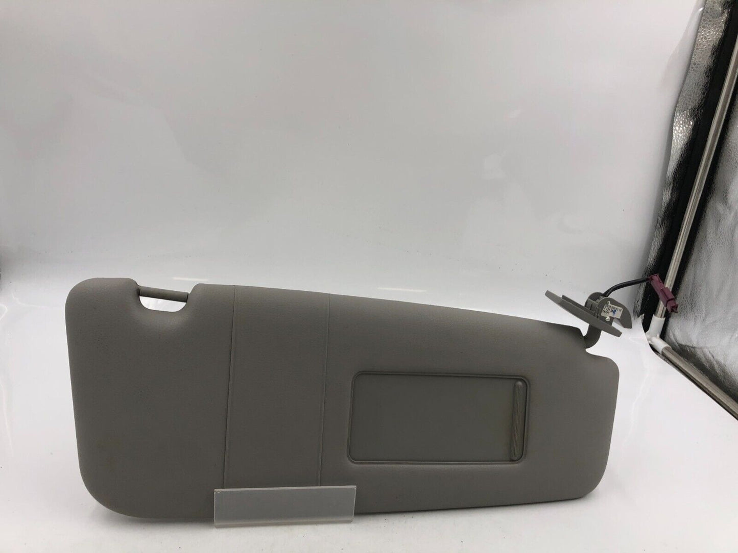 2006-2009 BMW 530i 550i Passenger Sunvisor Sun Visor Sunvisor Gray OEM D04B27020