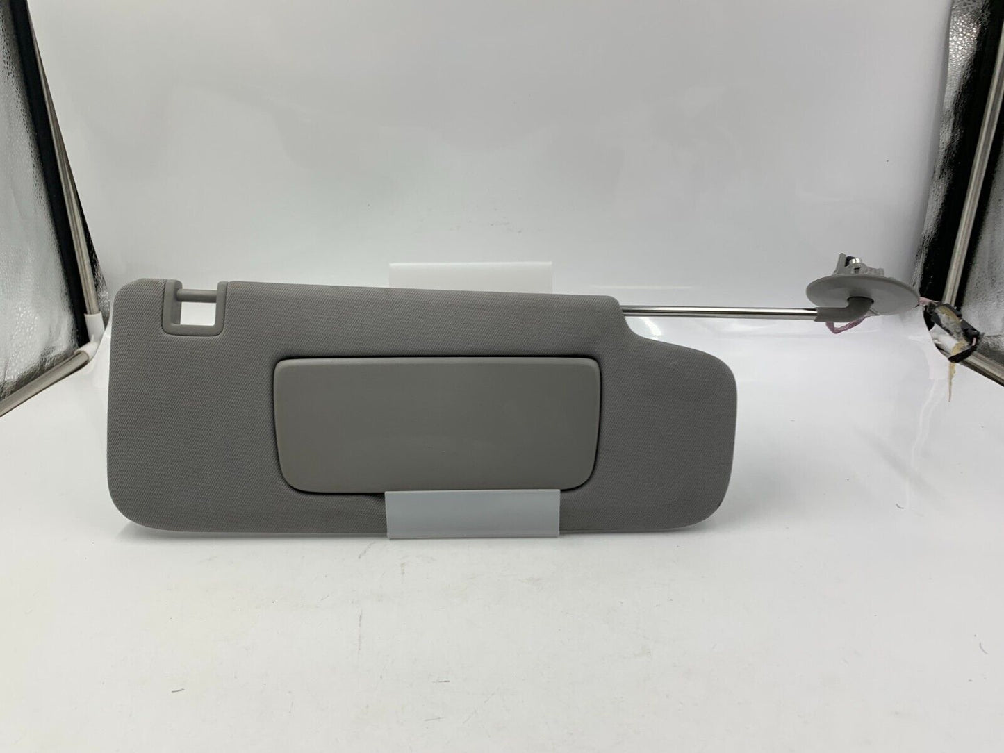 2020-2022 Chevrolet Equinox Passenger Sunvisor Gray Illuminated OEM F04B01030