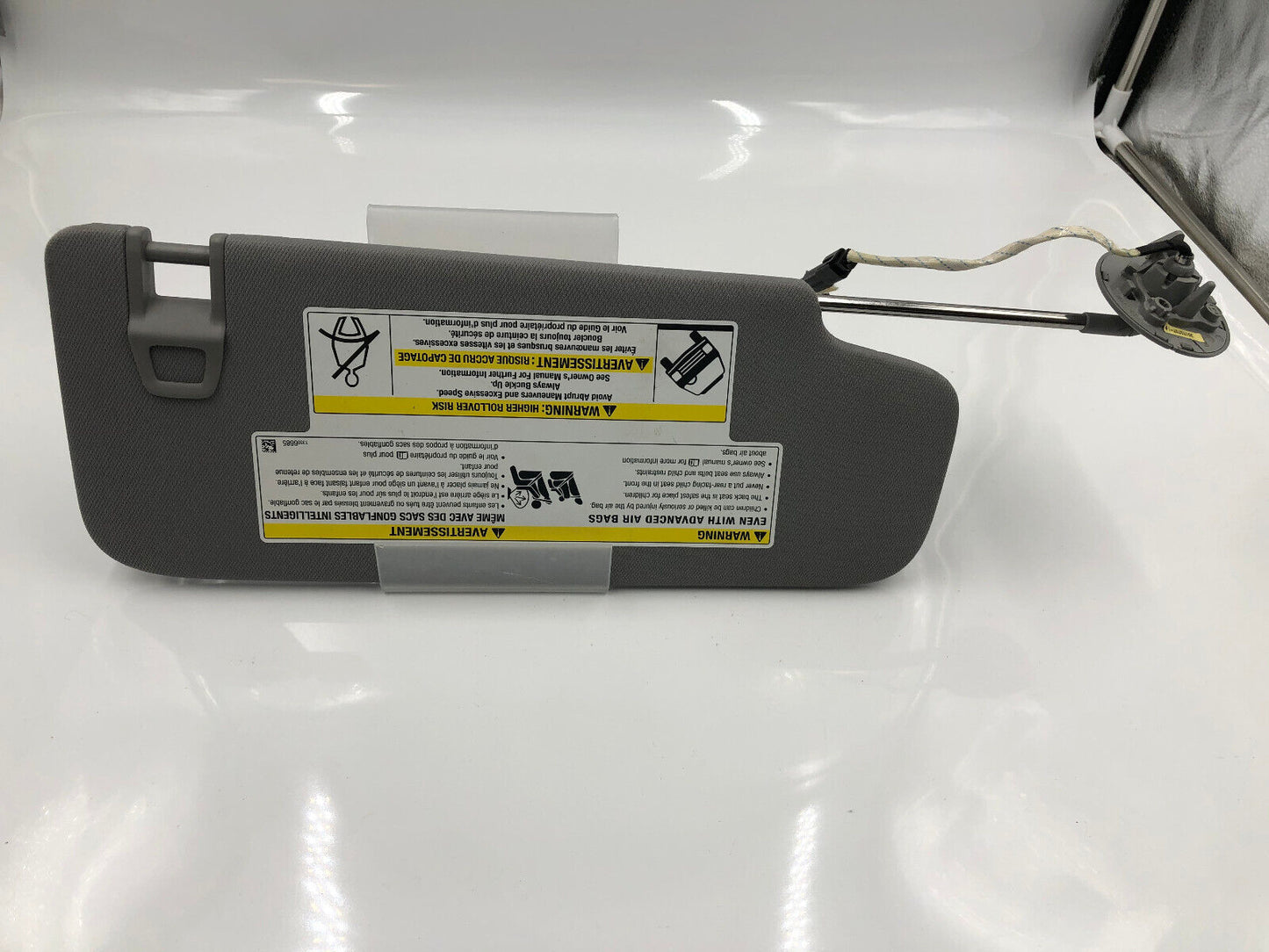 2018-2019 Chevrolet Equinox Driver Sunvisor Gray Illuminated OEM B32005