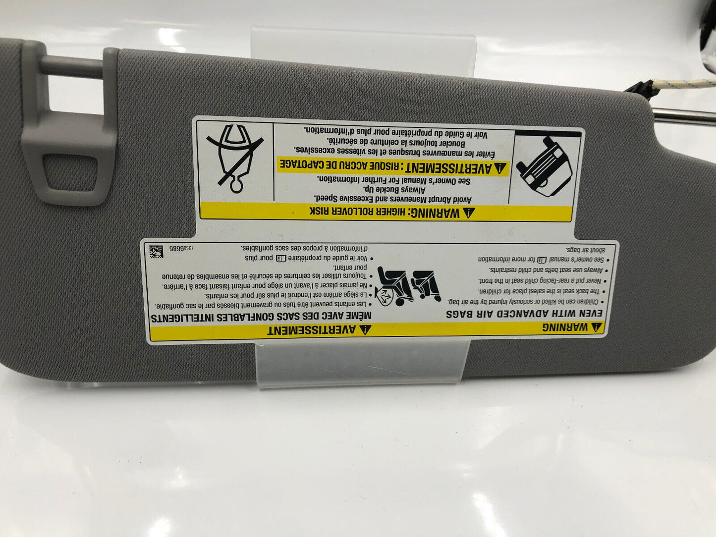 2018-2019 Chevrolet Equinox Driver Sunvisor Gray Illuminated OEM B32005