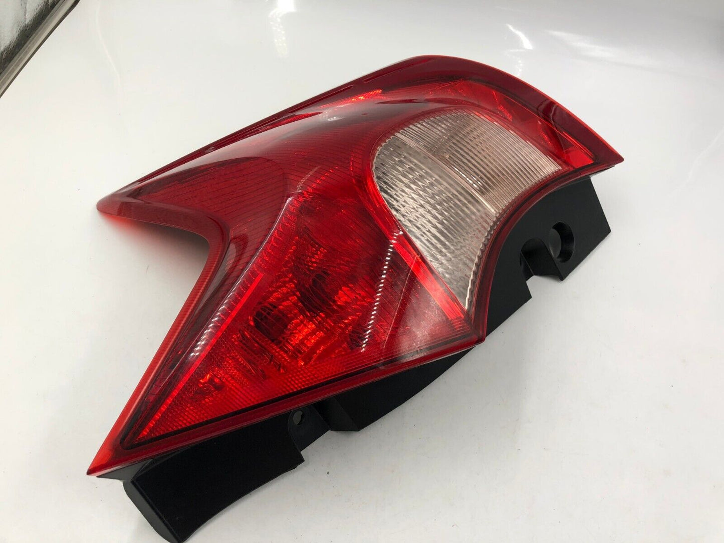 2014-2019 Nissan Versa Passenger Taillight Tail light OEM A01B23028