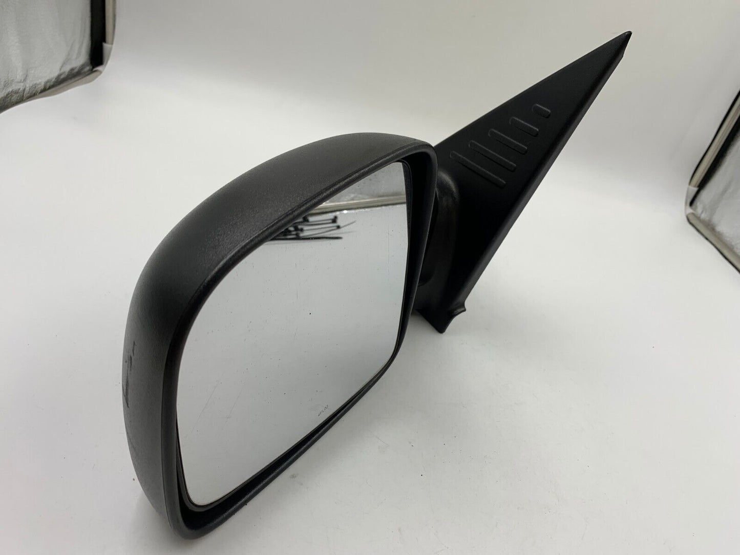 2002-2007 Jeep Liberty Driver Side View Power Door Mirror Black OEM G03B43004