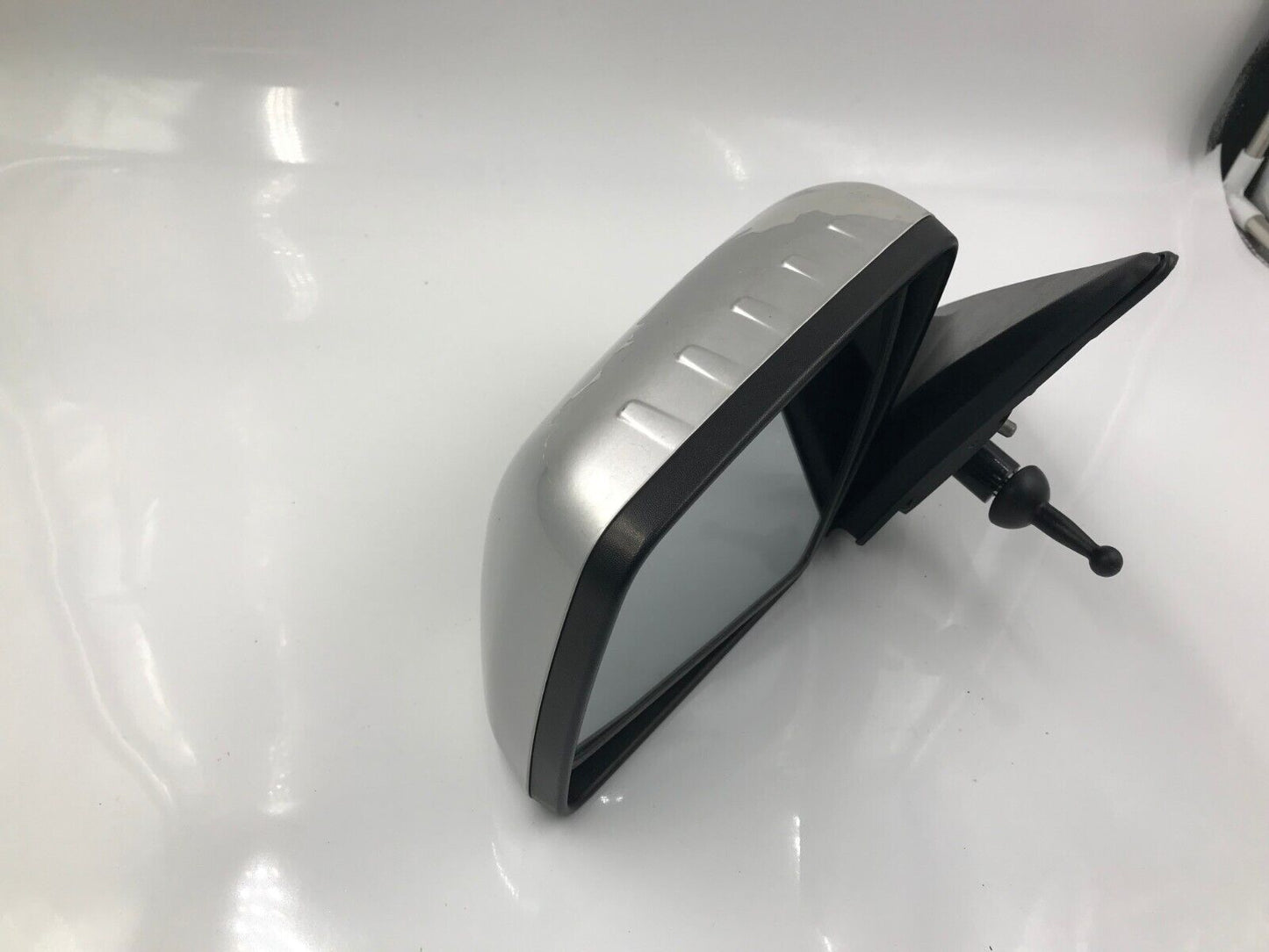 2010-2013 Kia Soul Driver Side View Manual Door Mirror Silver OEM E04B54070