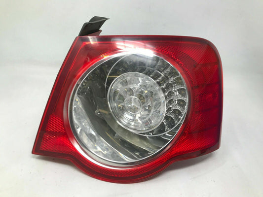 2008-2010 Volkswagen Passat Sedan Passenger Side Tail Light Tailight E02B05005