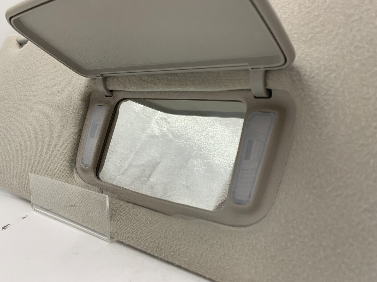 2005-2010 Toyota Sienna Passenger Sun Visor Sunvisor Gray Illuminated C04B08032