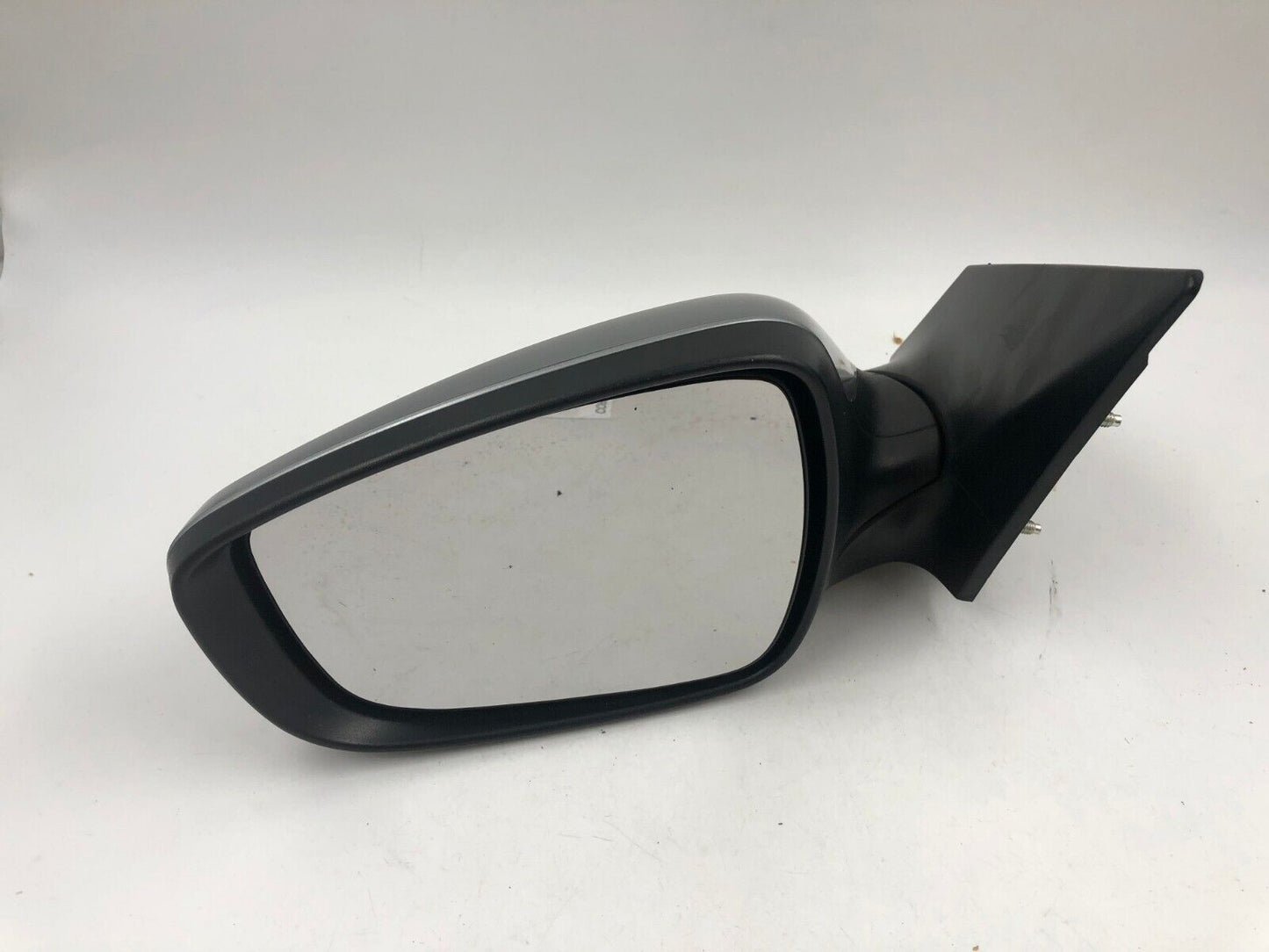 2015-2016 Hyundai Elantra Driver View Power Door Mirror Silver OEM B03B11048