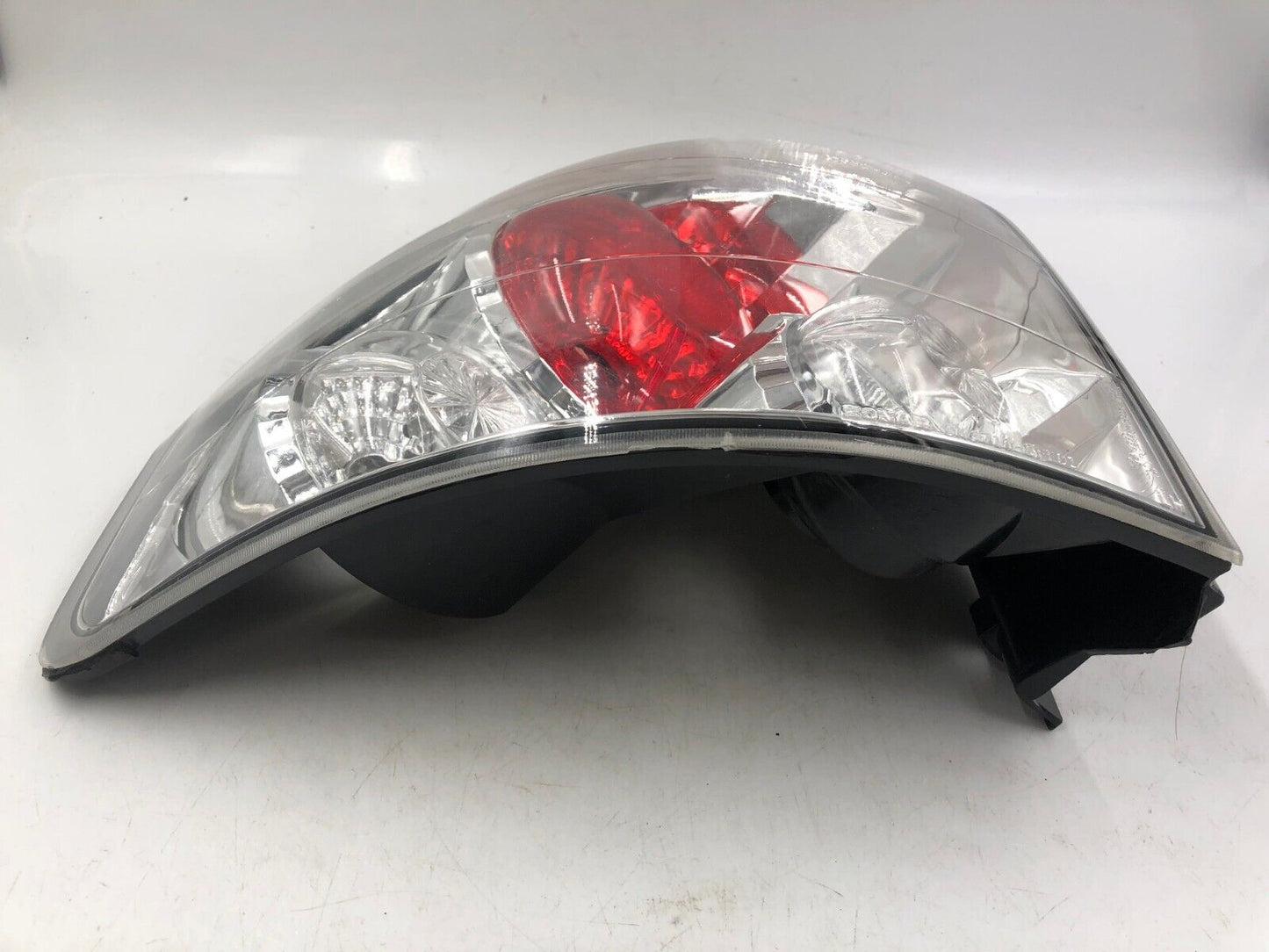 2001-2004 Hyundai Santa Fe Passenger Tail Light Taillight Aftermarket B03B51051