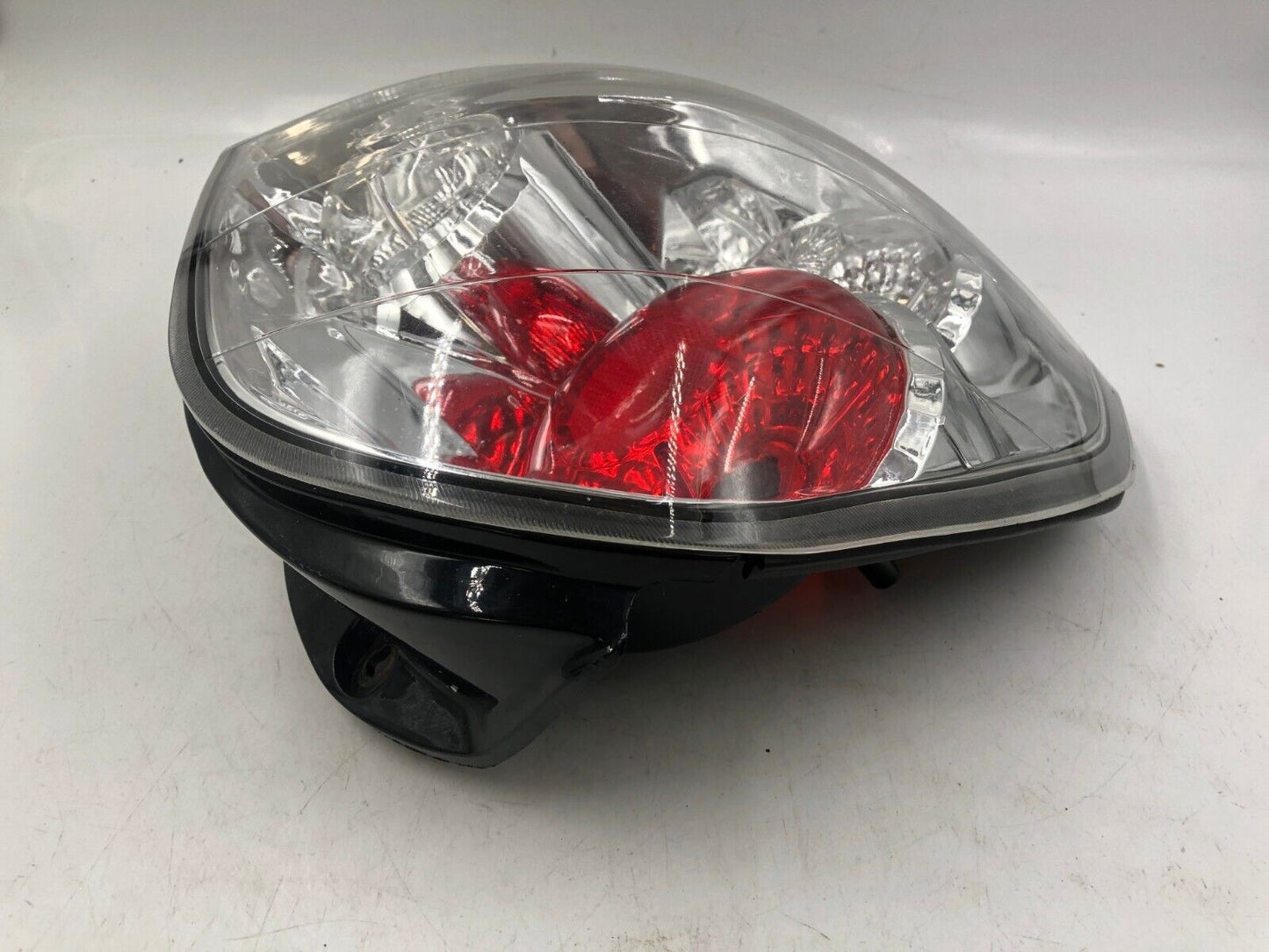 2001-2004 Hyundai Santa Fe Passenger Tail Light Taillight Aftermarket B03B51051