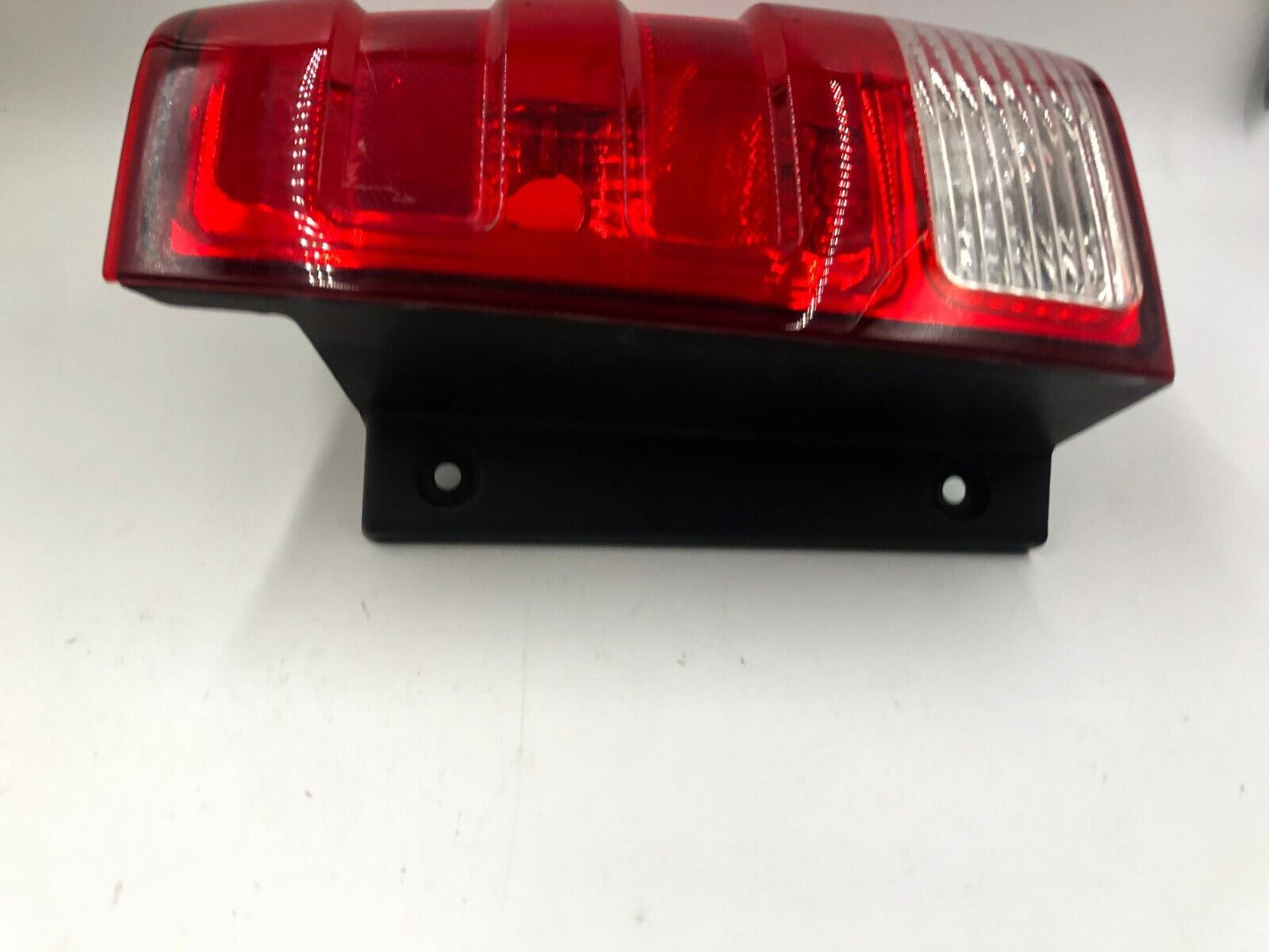 2003-2006 Ford Expedition Passenger Side Tail Light Taillight OEM A01B38001