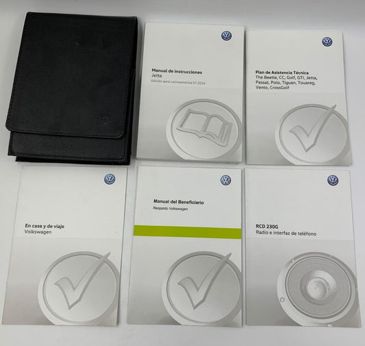 2016 Volkswagen Jetta Owners Manual Handbook Set with Case Spanish OEM C02B40027