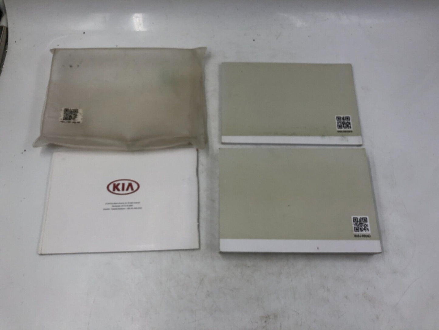 2017 Kia Forte Owners Manual Handbook Set with Case OEM B02B33059