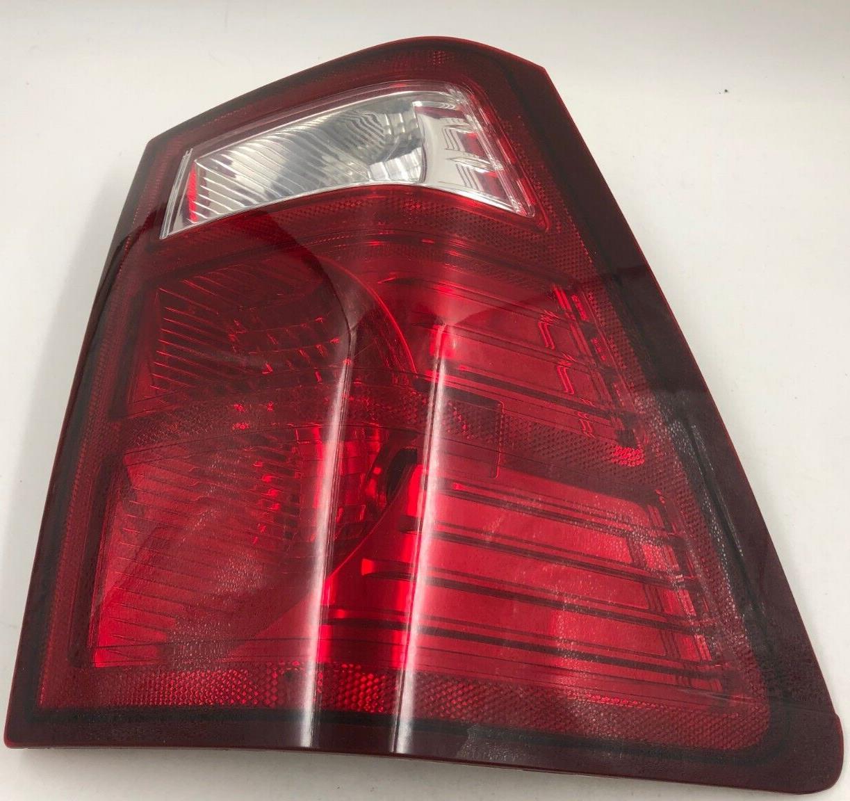 2007-2010 Jeep Grand Cherokee Passenger Side Tail Light Taillight OEM C03B24001