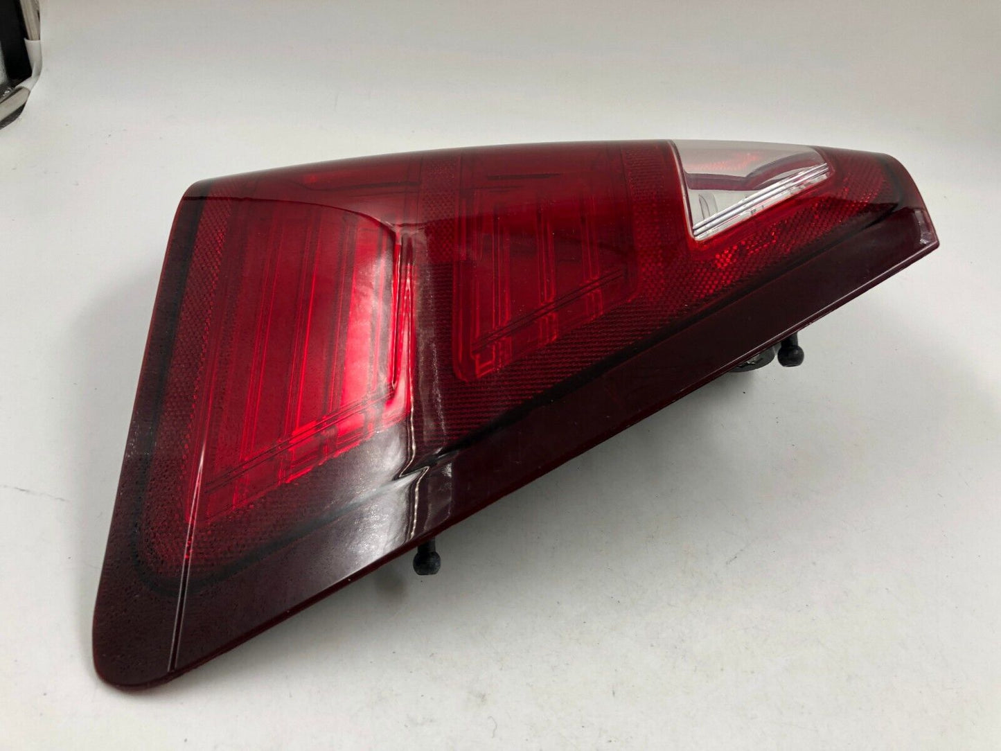 2007-2010 Jeep Grand Cherokee Passenger Side Tail Light Taillight OEM C03B24001