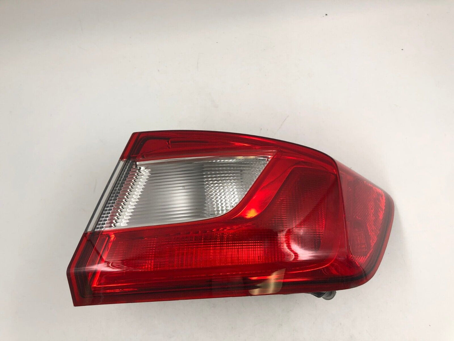 2017-2019 Chevrolet Cruze Sedan Passenger Side Tail Light Taillight OE D03B14036