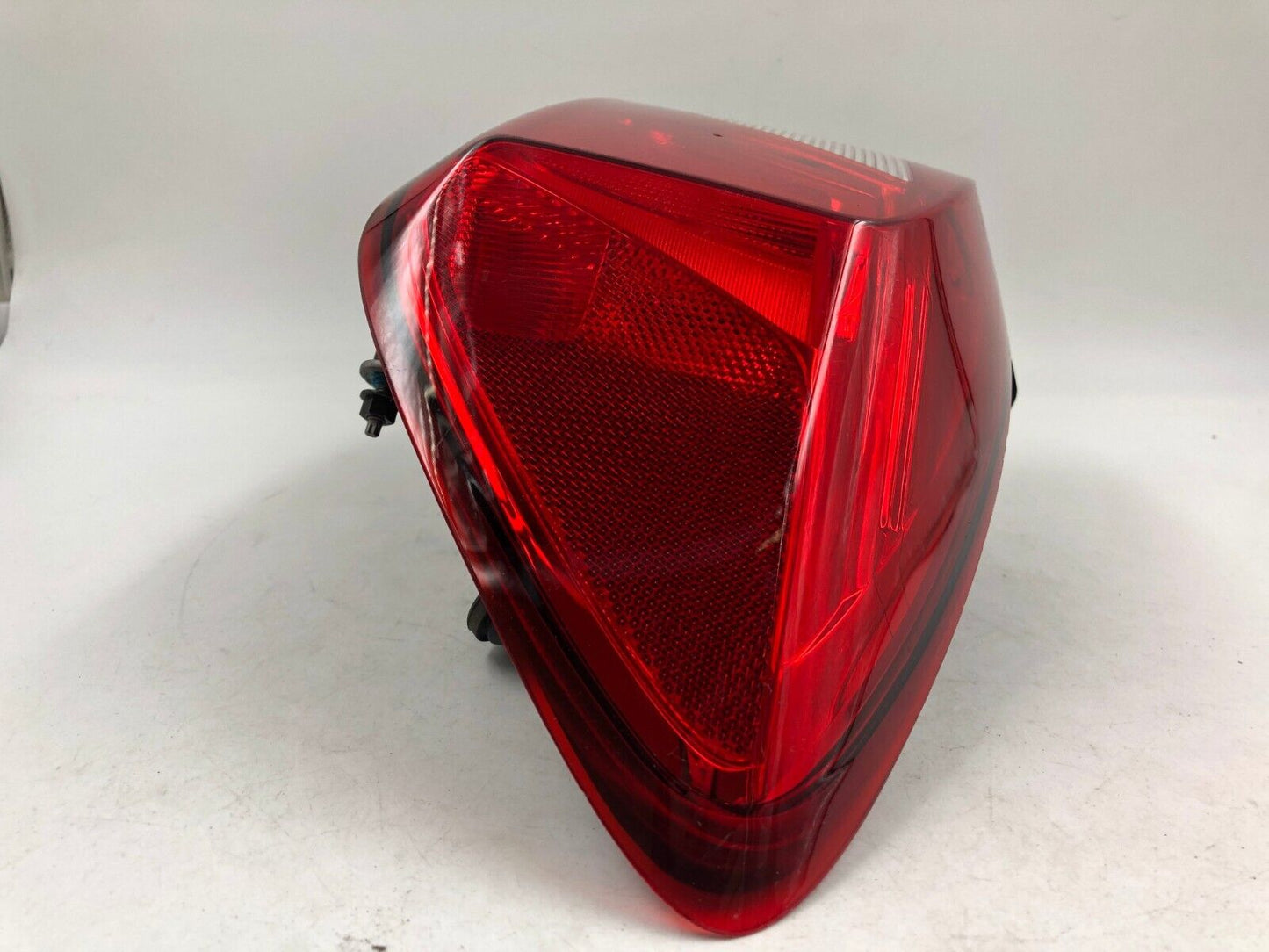 2017-2019 Chevrolet Cruze Sedan Passenger Side Tail Light Taillight OE D03B14036