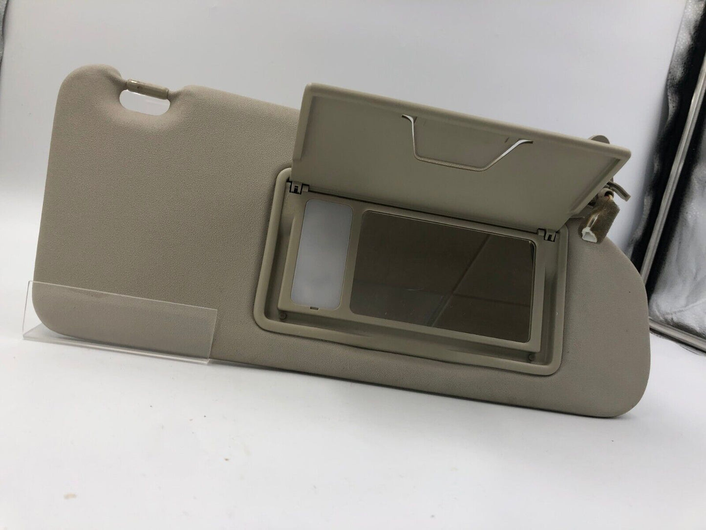 2007-2009 Mitsubishi Outlander Passenger Sun Visor Sunvisor Gray OEM C02B39031