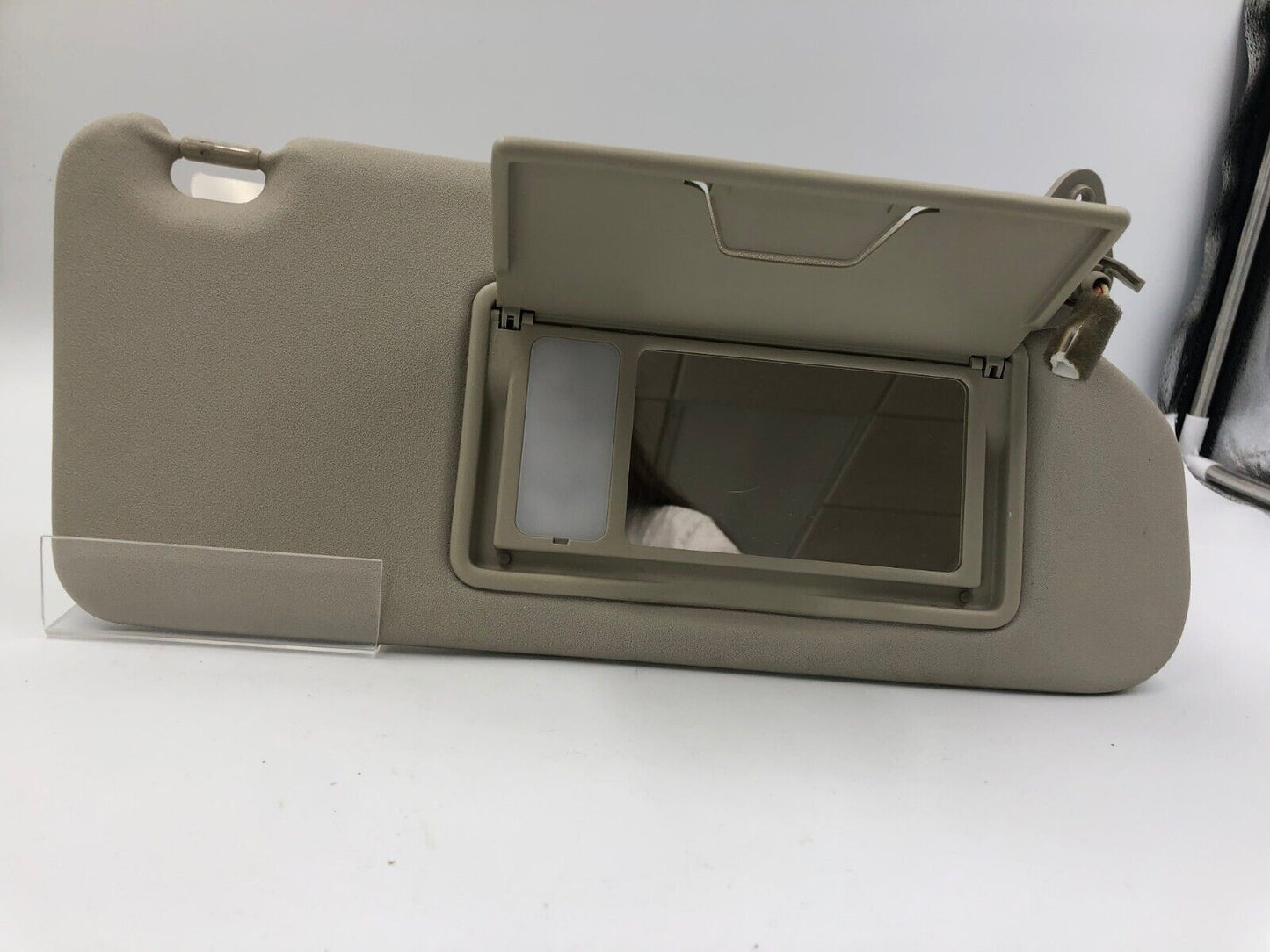 2007-2009 Mitsubishi Outlander Passenger Sun Visor Sunvisor Gray OEM C02B39031