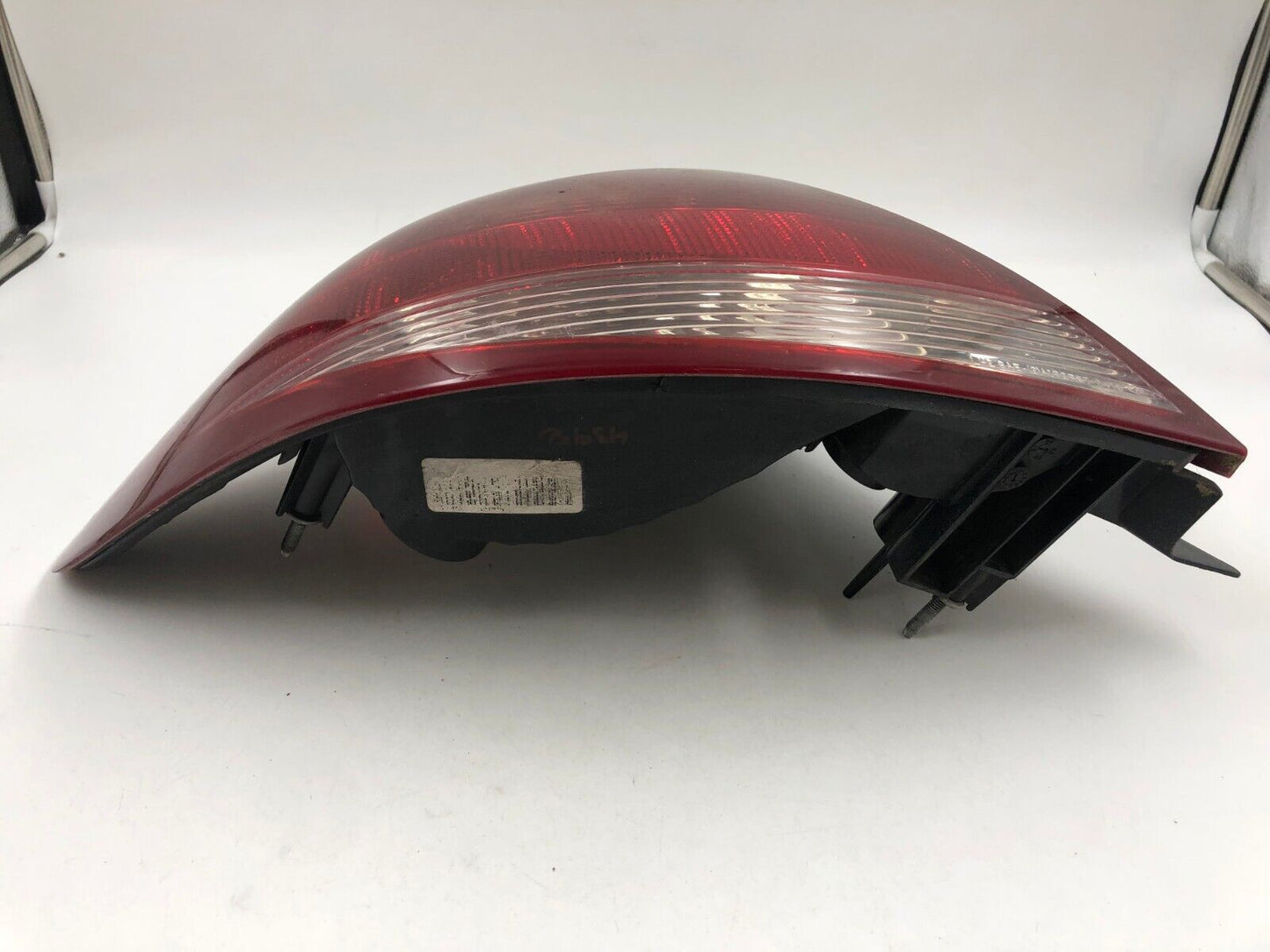 2004-2007 Ford Taurus Sedan Driver Side Tail Light Taillight OEM D03B25021