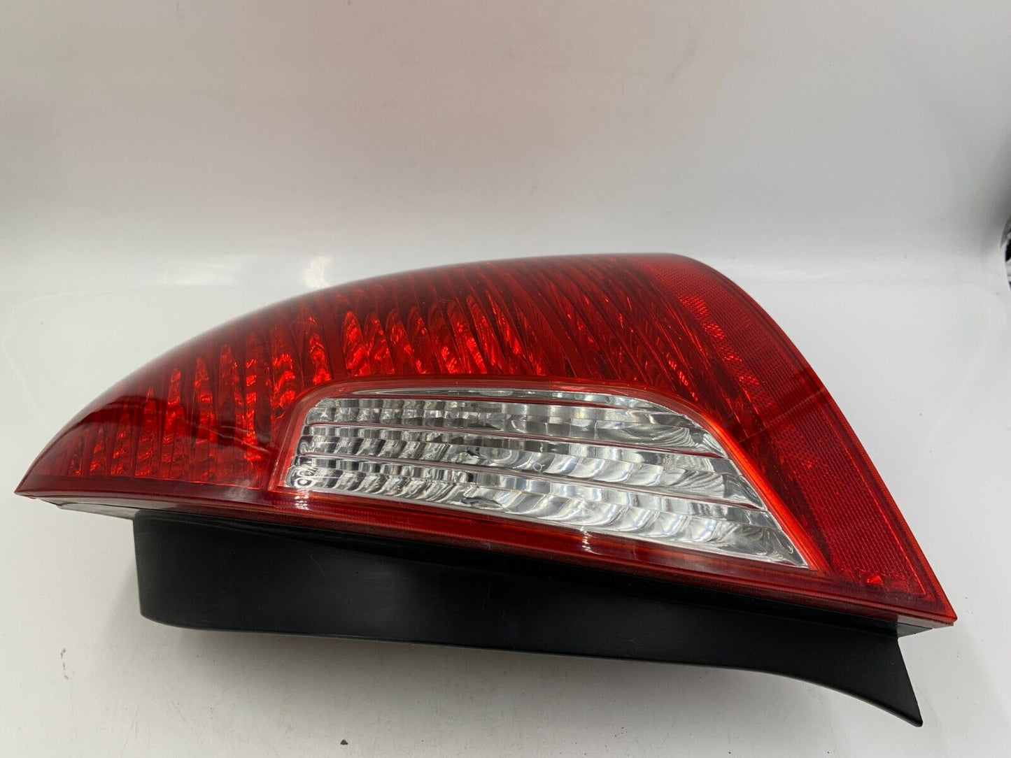 2006-2011 Hyundai Accent Sedan Passenger Side Tail Light Taillight OEM D02B23021